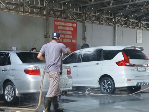 Frekuensi Mencuci Mobil yang Optimal: Tips Merawat Mobil Anda frekuensi mencuci mobil yang optimal tips merawat mobil anda