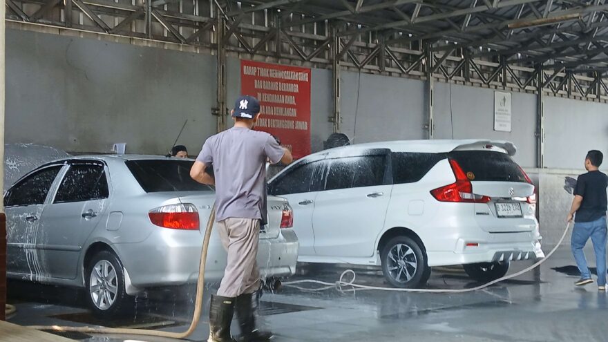 frekuensi mencuci mobil yang optimal tips merawat mobil anda